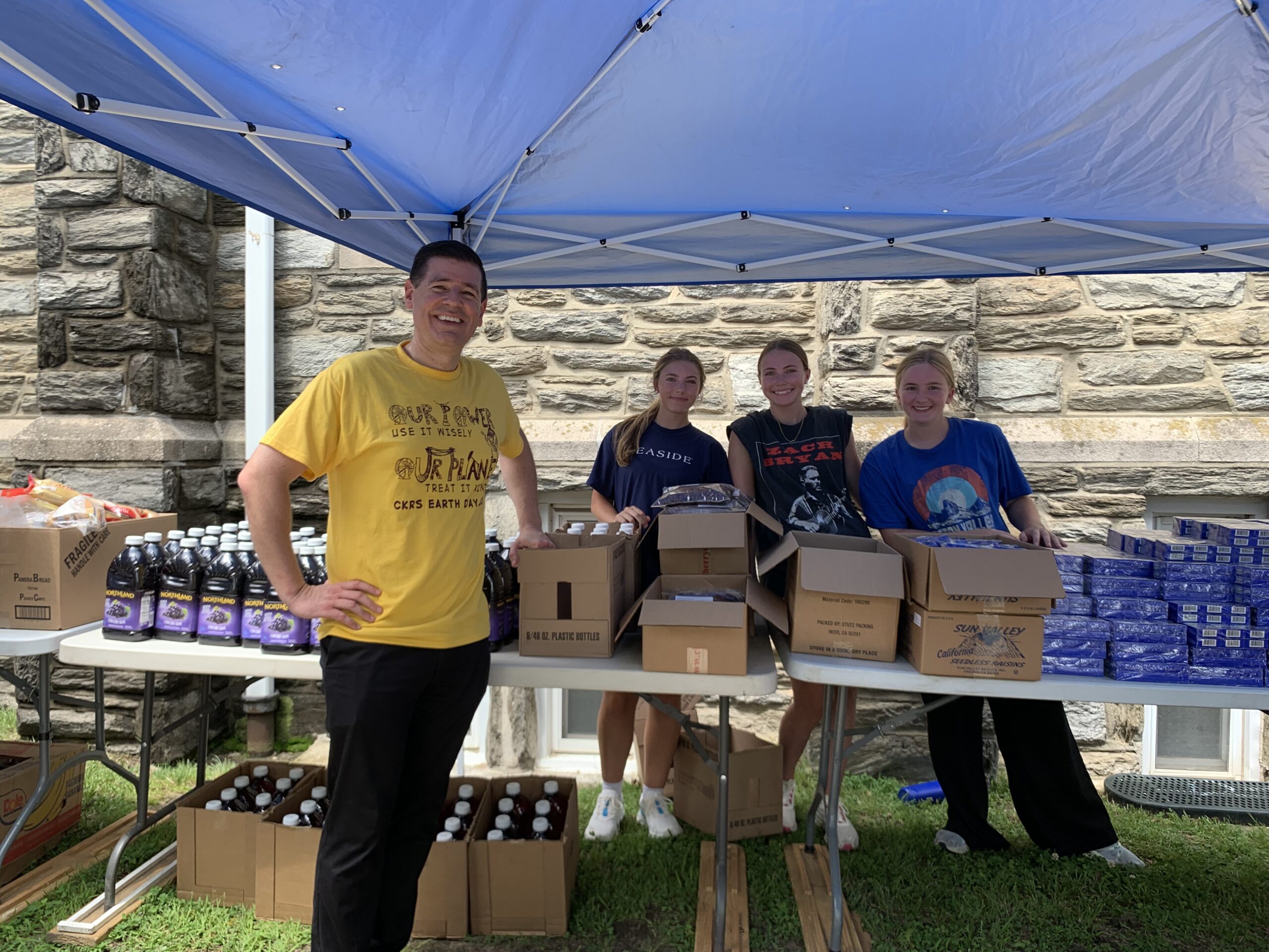 SSJ Neighborhood Center volunteers in action