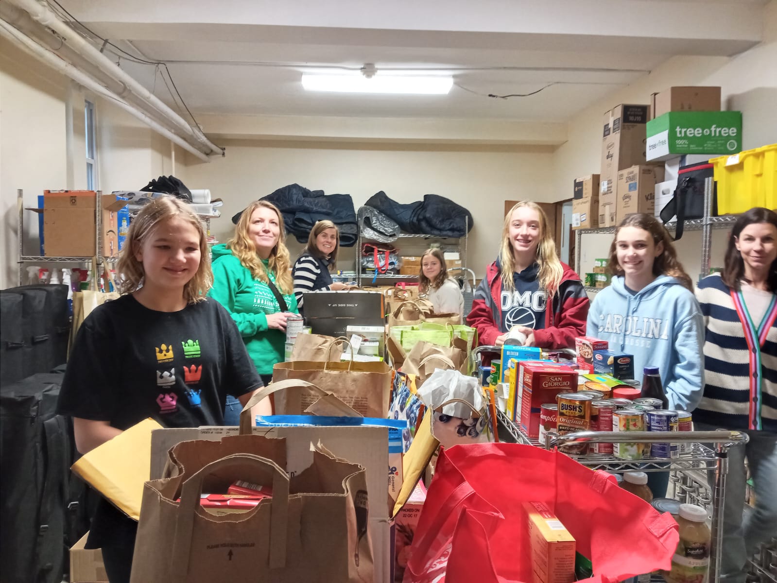 SSJ Neighborhood Center volunteers in action